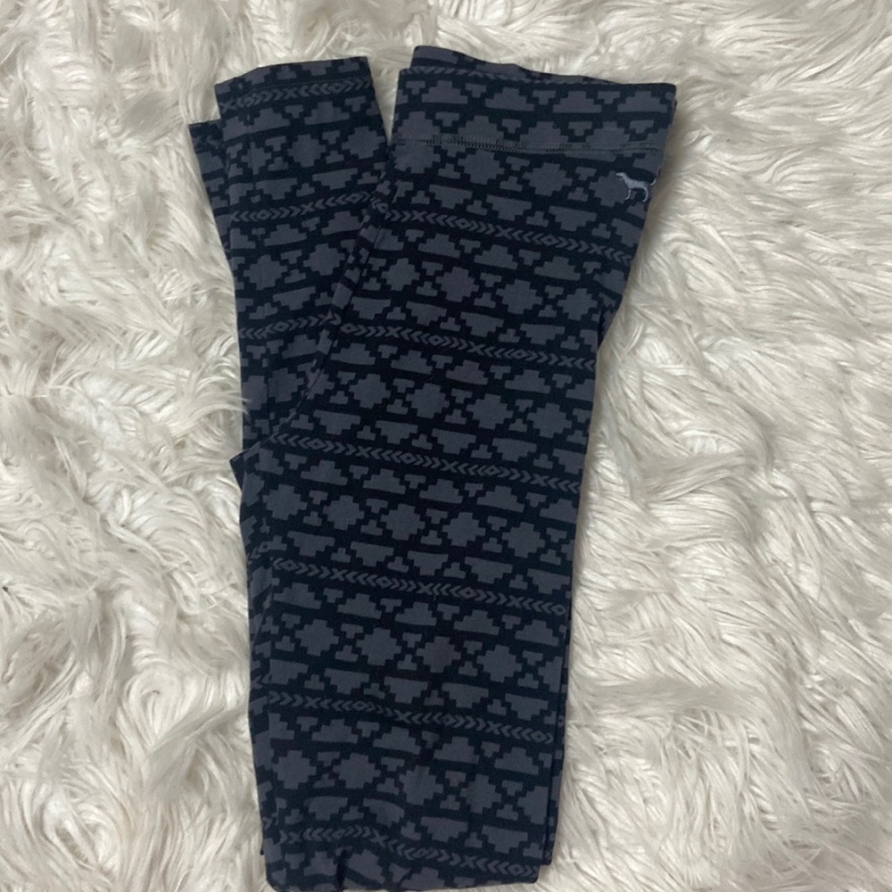 Victoria’s Secret PINK leggings in Geometric Print - Picture 2 of 5